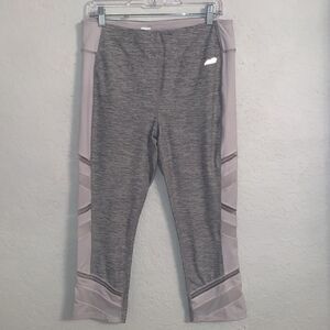 Avia Actiwear Mesh Cutout Details Gray Capri Leggings Size L